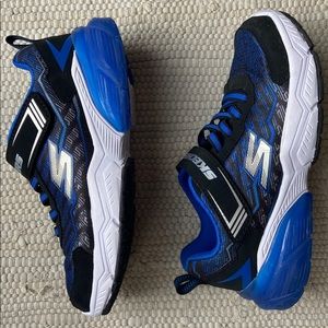 Boys Skechers sneakers size 3.5